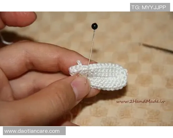 毛线足球编织图解详解与连接技巧分享，轻松掌握编织乐趣